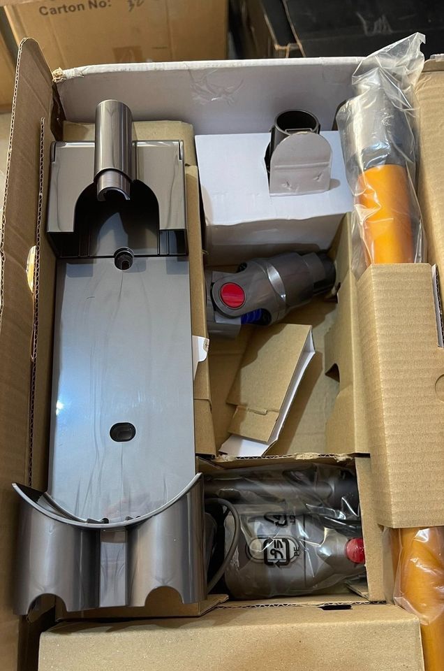 Dyson V8 Absolute Vacuum Cleaner Without Cable with 2 Functions, 115 W, 0.54 litres, 87 Circuit Breaker